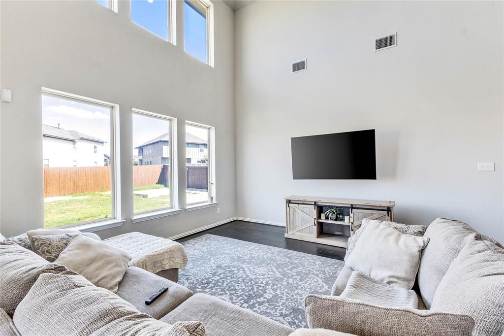 113 Red Matador LN