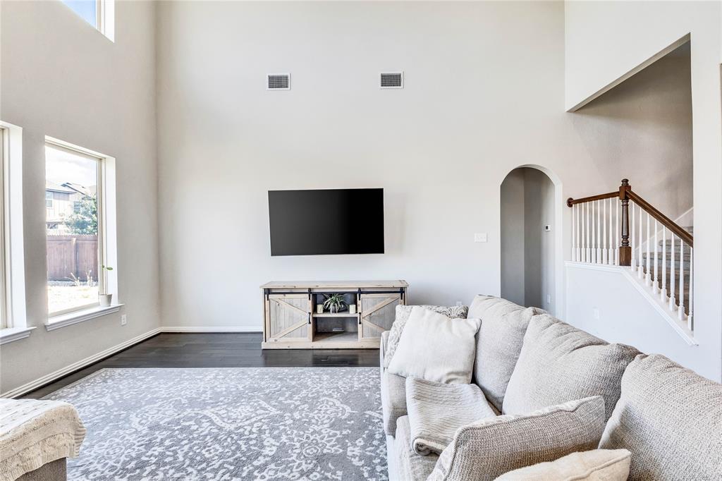 113 Red Matador LN