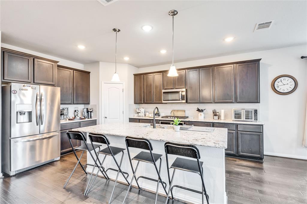 113 Red Matador LN