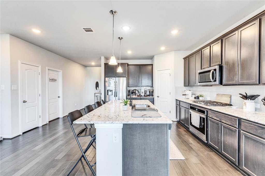 113 Red Matador LN