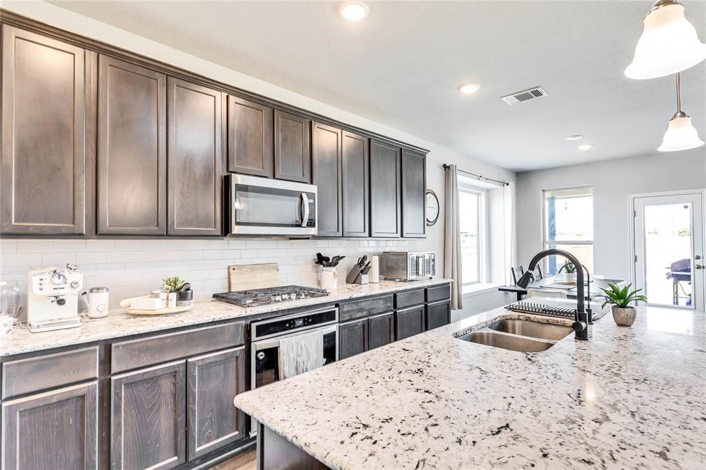 113 Red Matador LN