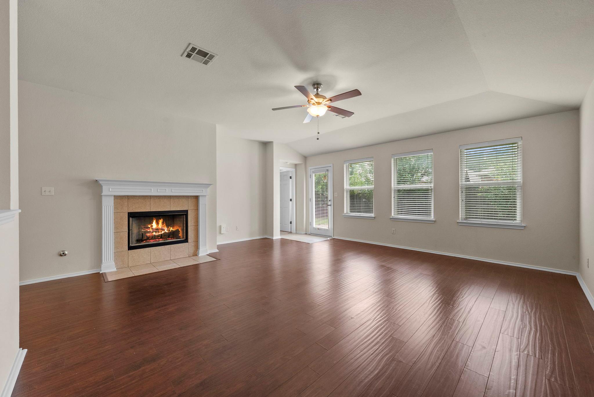 9424 Castle Pines DR