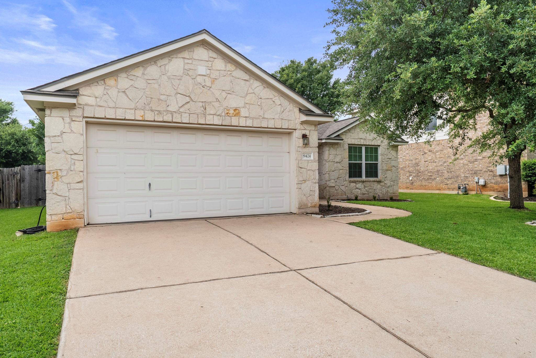 9424 Castle Pines DR
