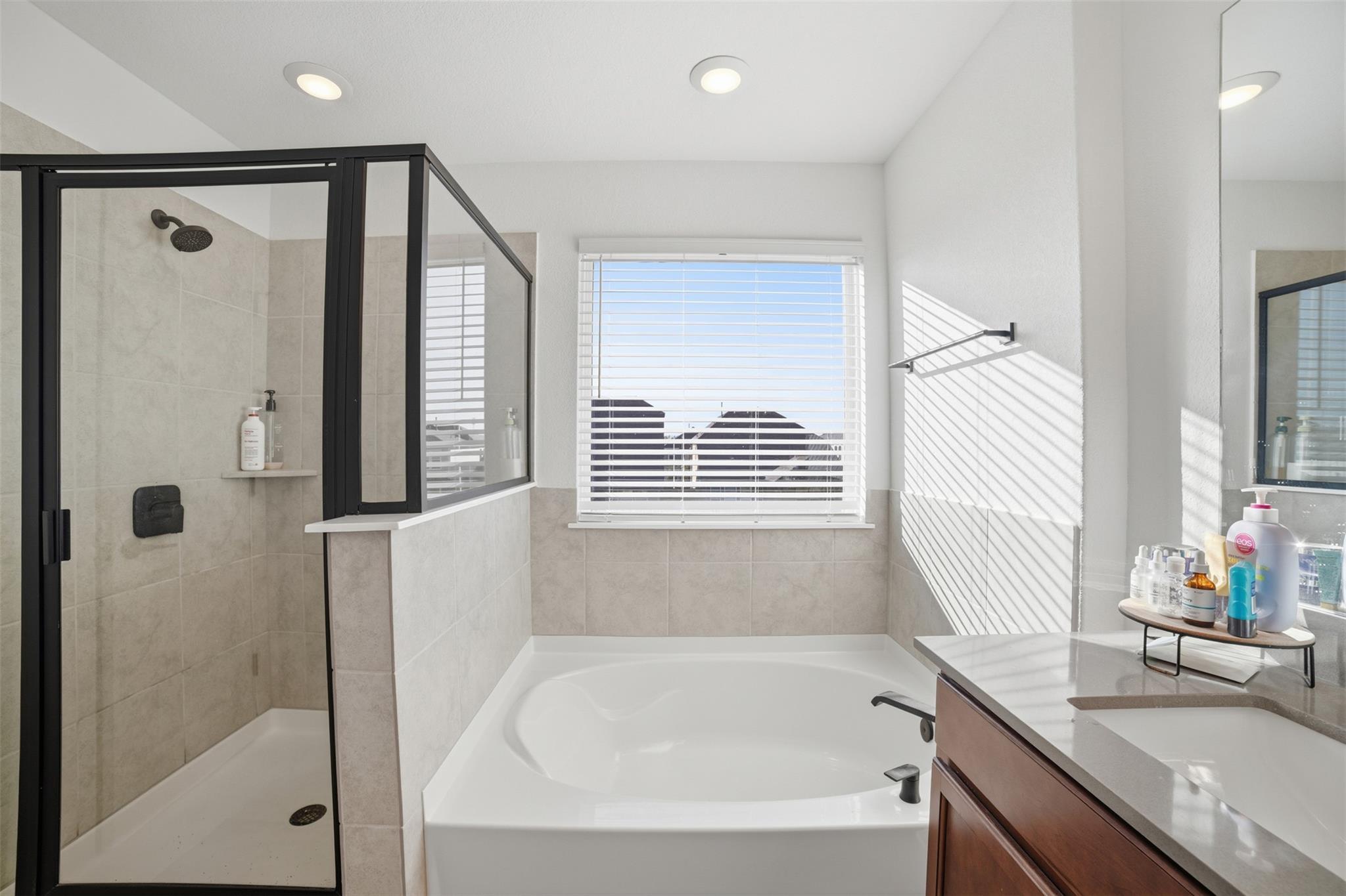 232 Turnbuckle BND, Leander