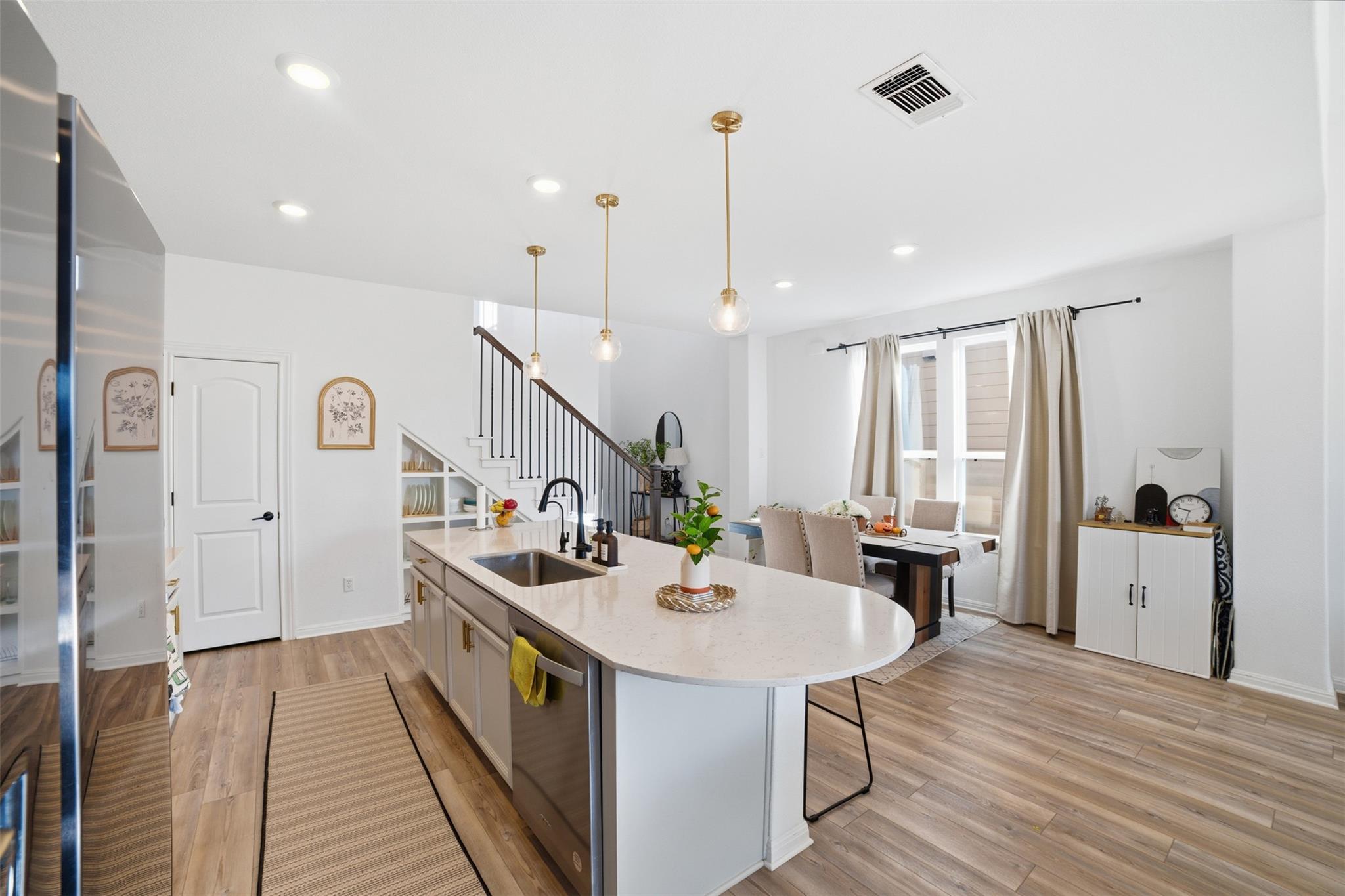 232 Turnbuckle BND, Leander