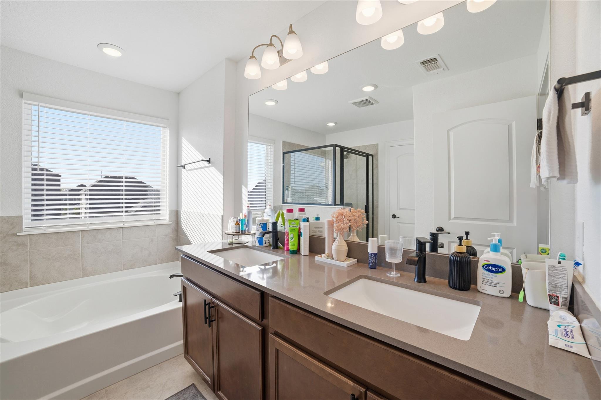 232 Turnbuckle BND, Leander