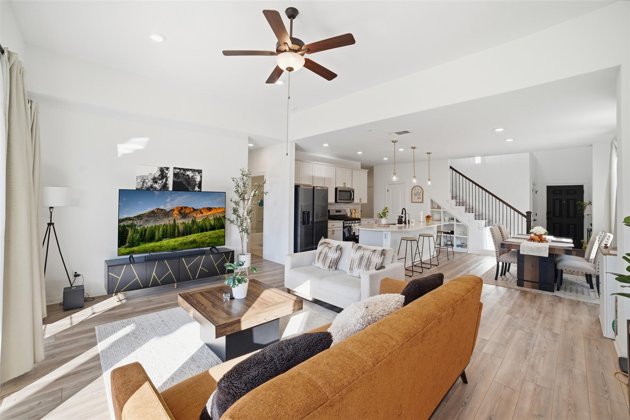 232 Turnbuckle BND, Leander