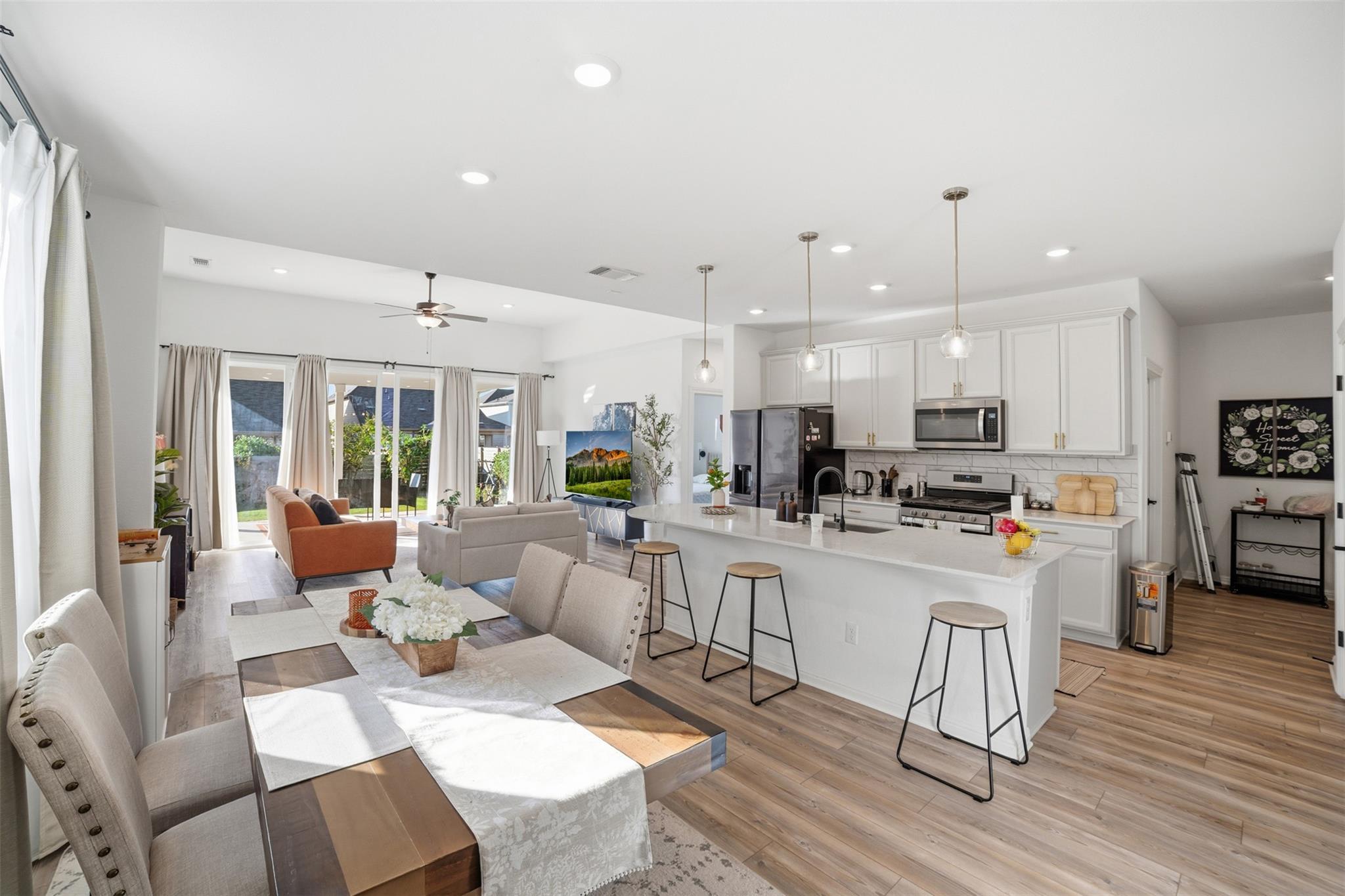 232 Turnbuckle BND, Leander