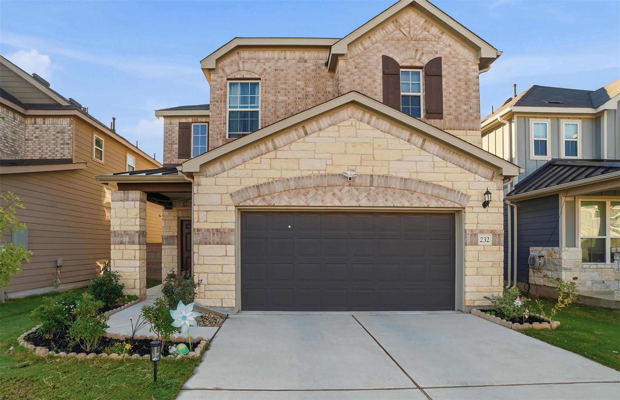 232 Turnbuckle BND, Leander