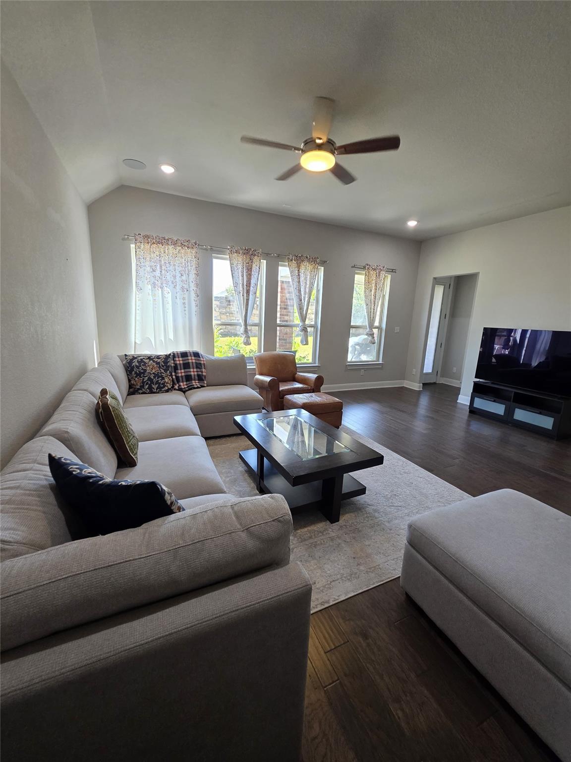 2637 Enza DR