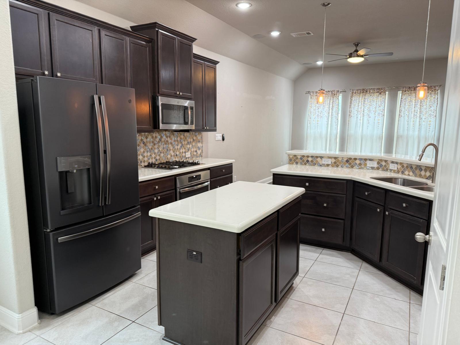 2637 Enza DR