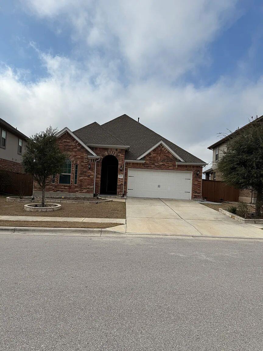 2637 Enza DR