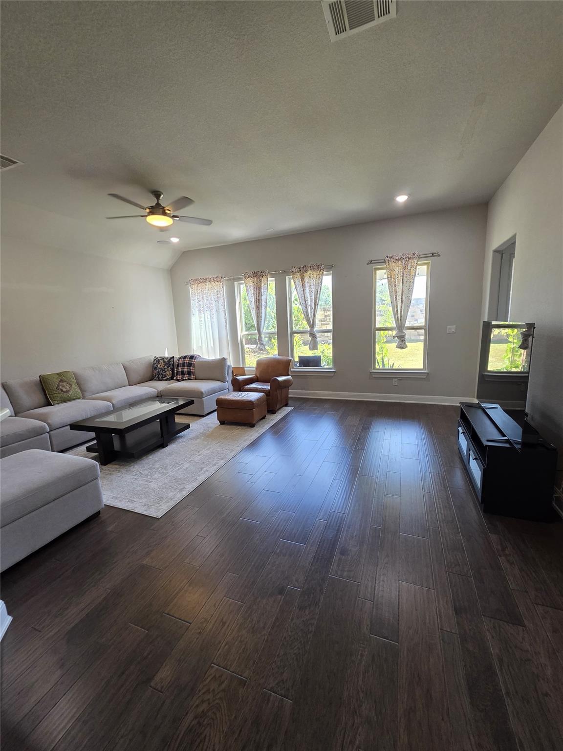 2637 Enza DR