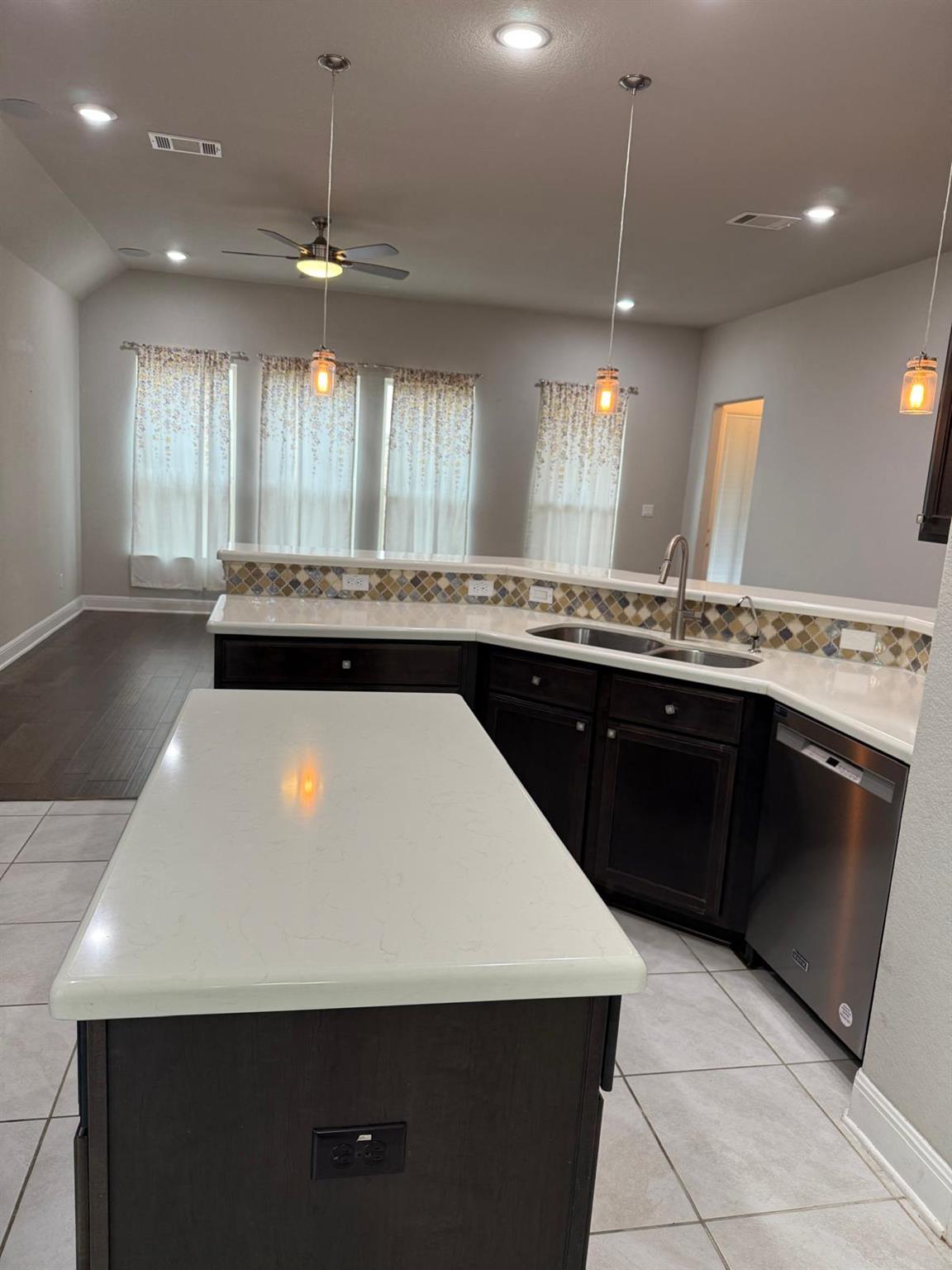 2637 Enza DR