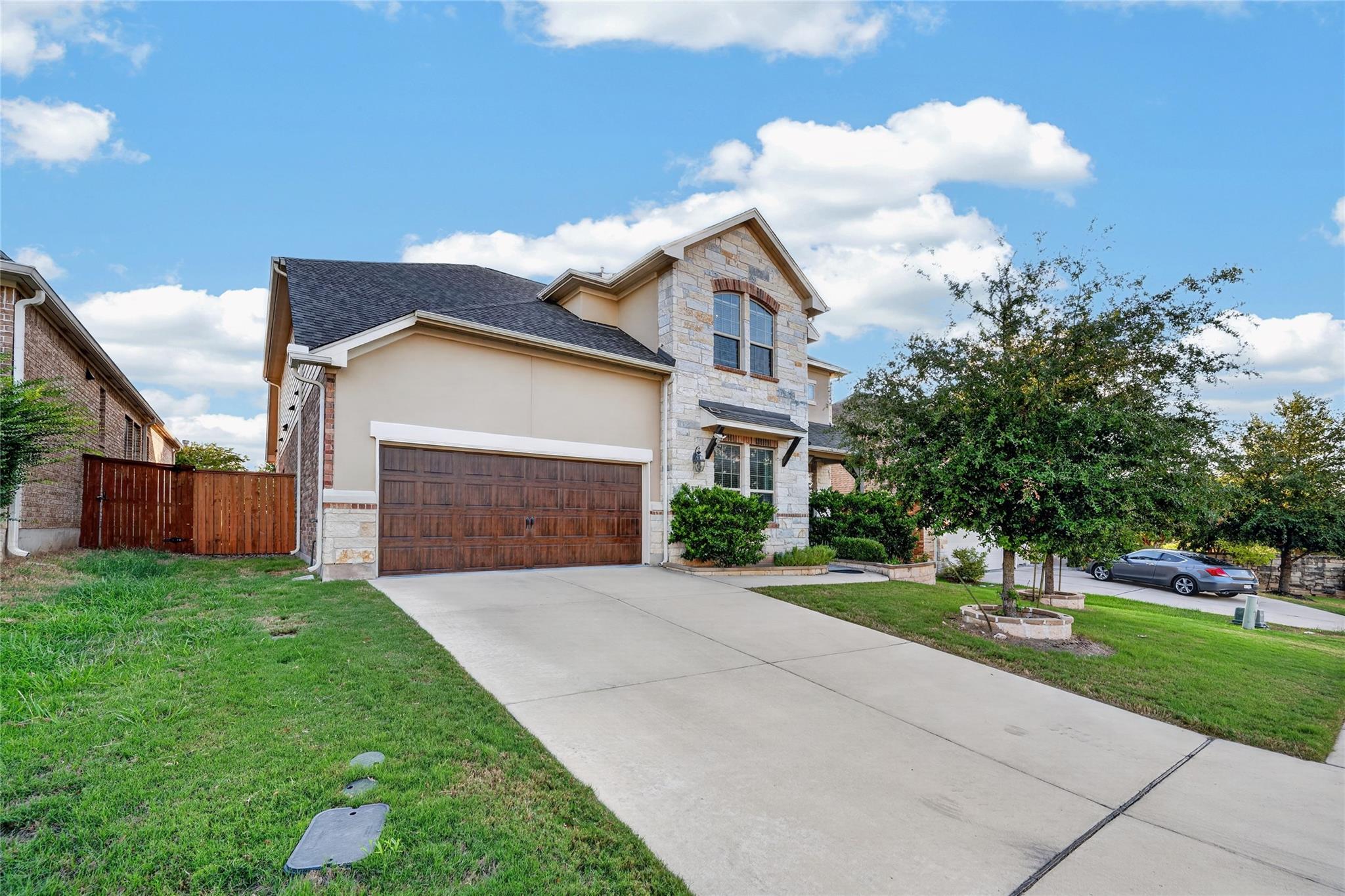 137 Claiborne Lake LN
