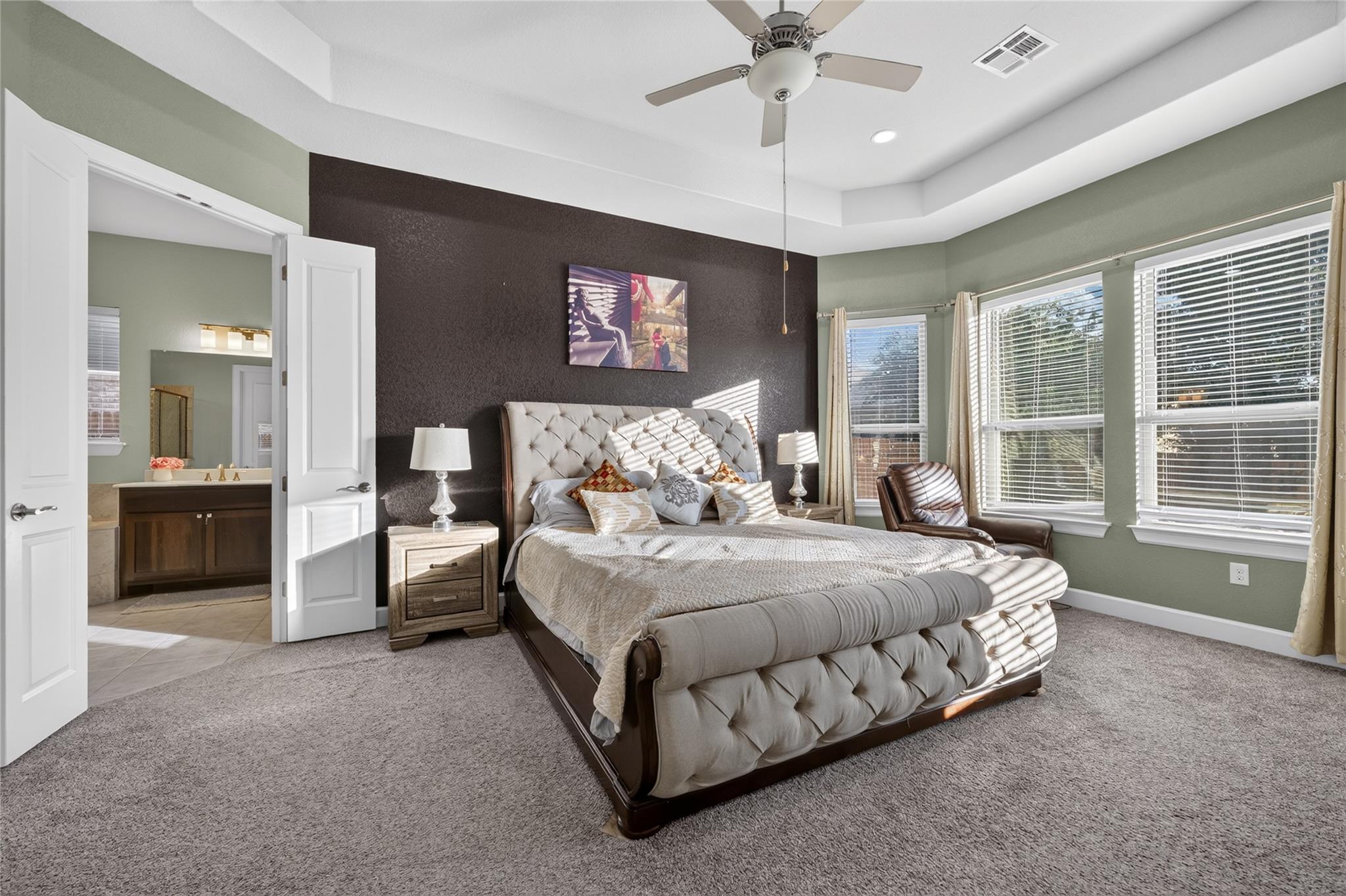 137 Claiborne Lake LN