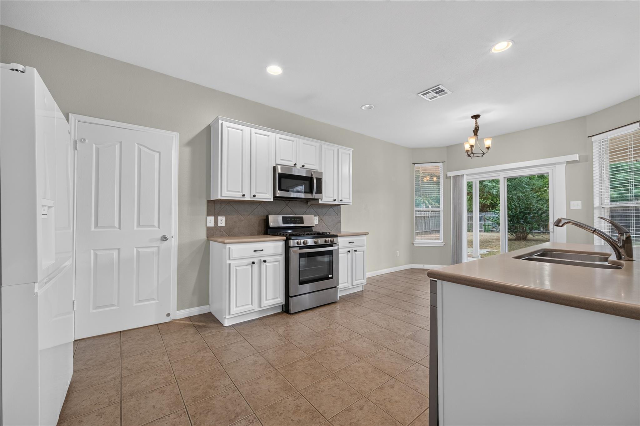 2207 Brittway LN