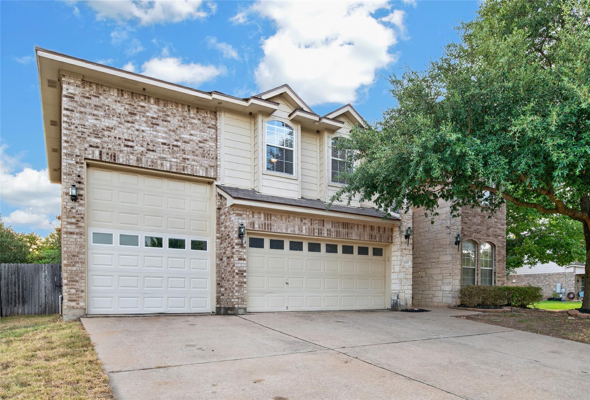 2207 Brittway LN