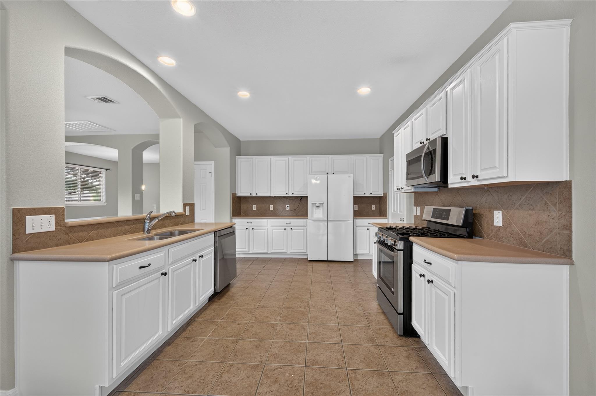 2207 Brittway LN