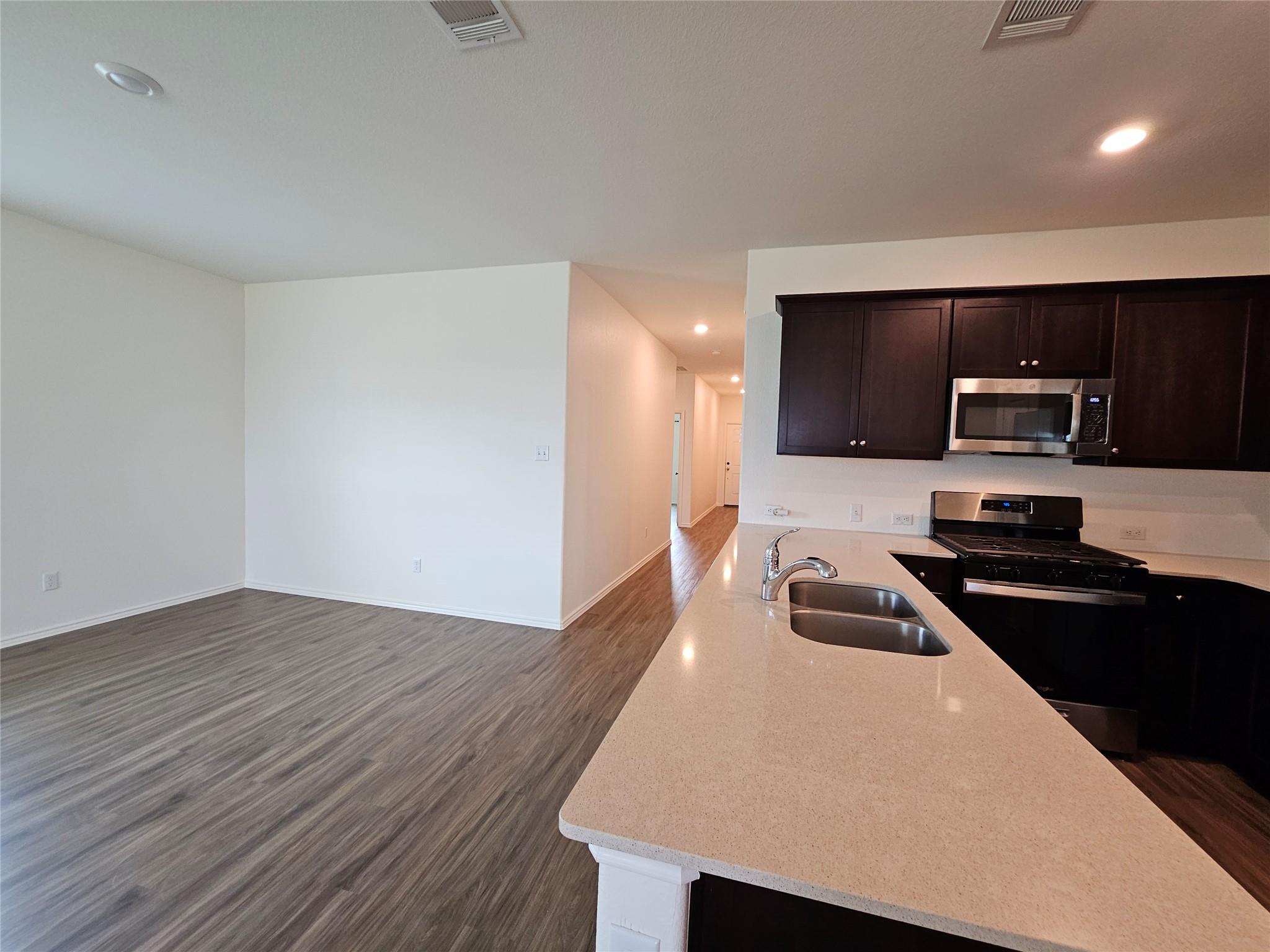 228 Gabriels Bluff DR