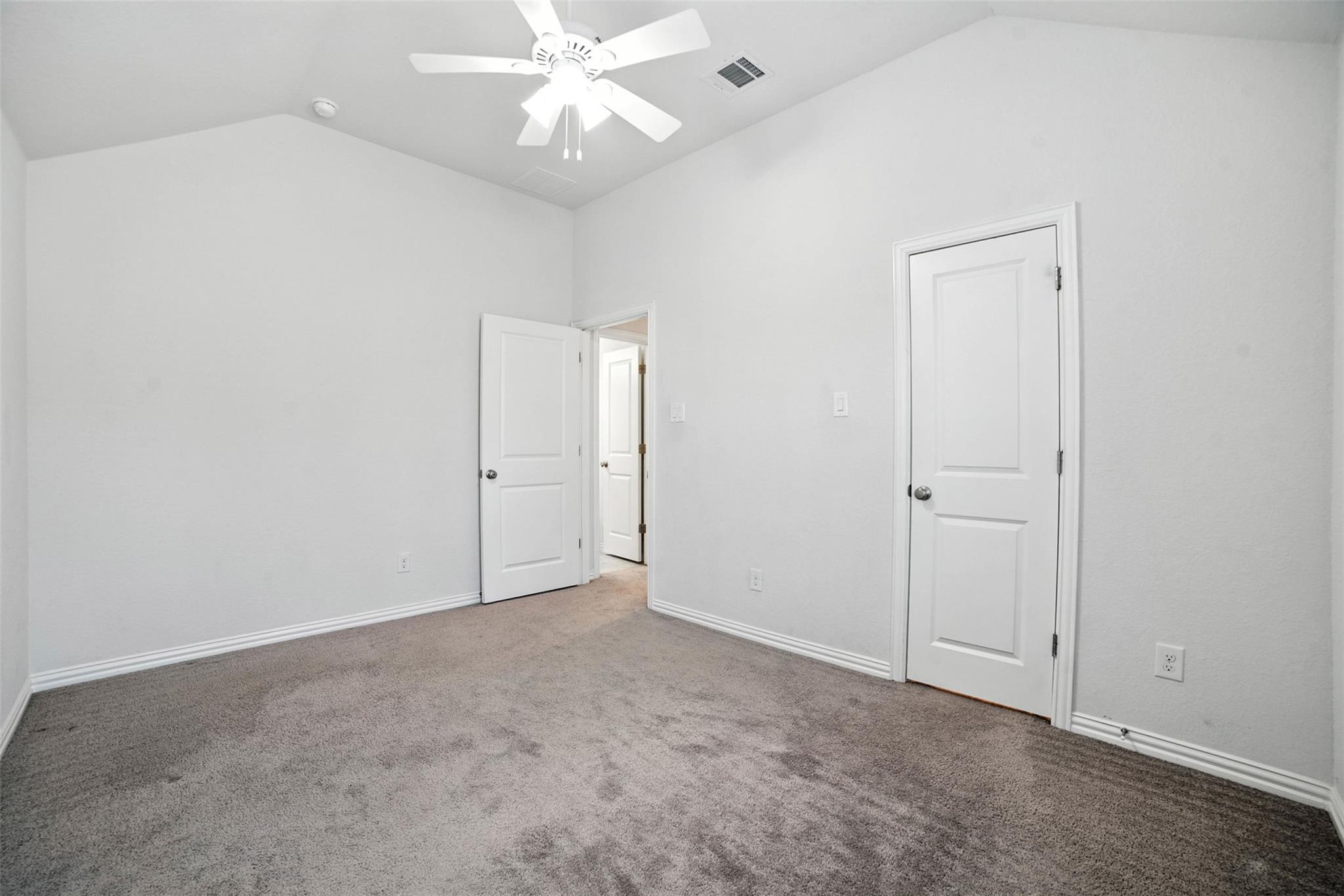3054 Columbus LOOP