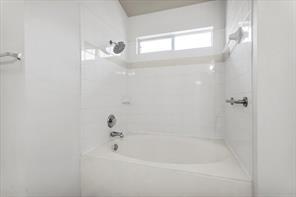 2721 Breezy Point CV