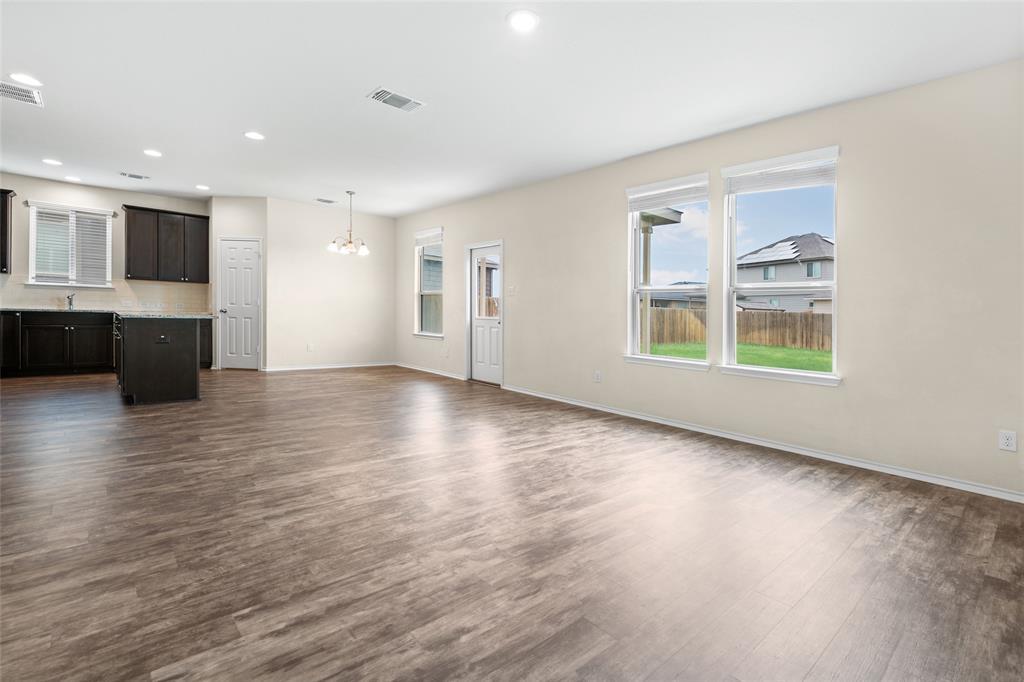 457 Bedford Falls LN, Jarrell