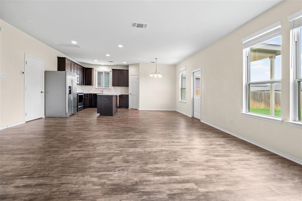 457 Bedford Falls LN, Jarrell