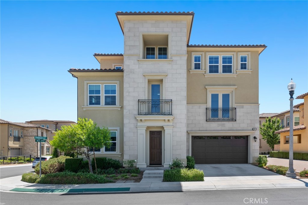 8 Pinnacle Drive