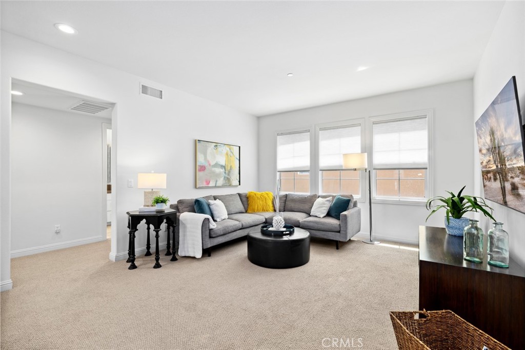 8 Pinnacle Drive
