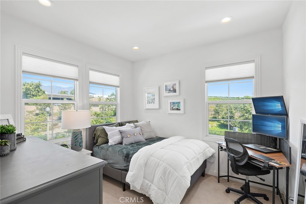 8 Pinnacle Drive