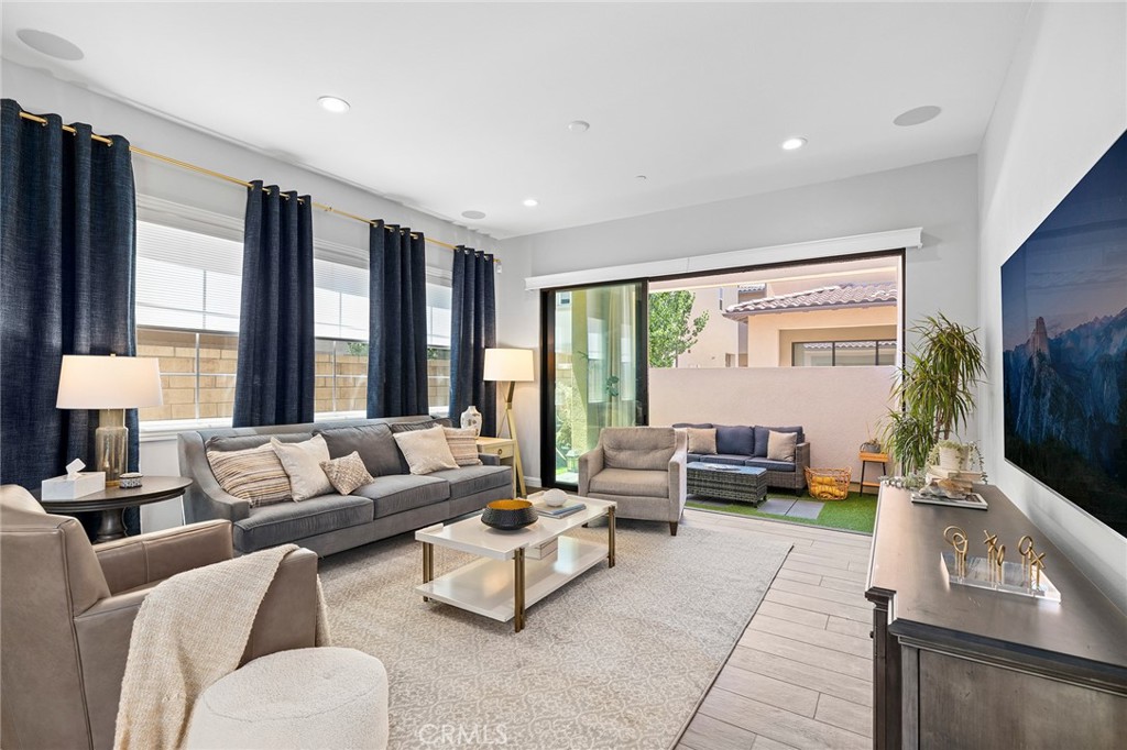 8 Pinnacle Drive