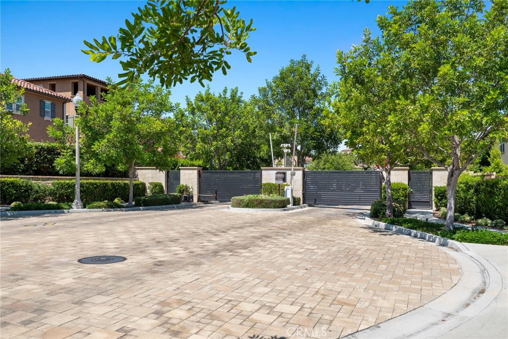 8 Pinnacle Drive