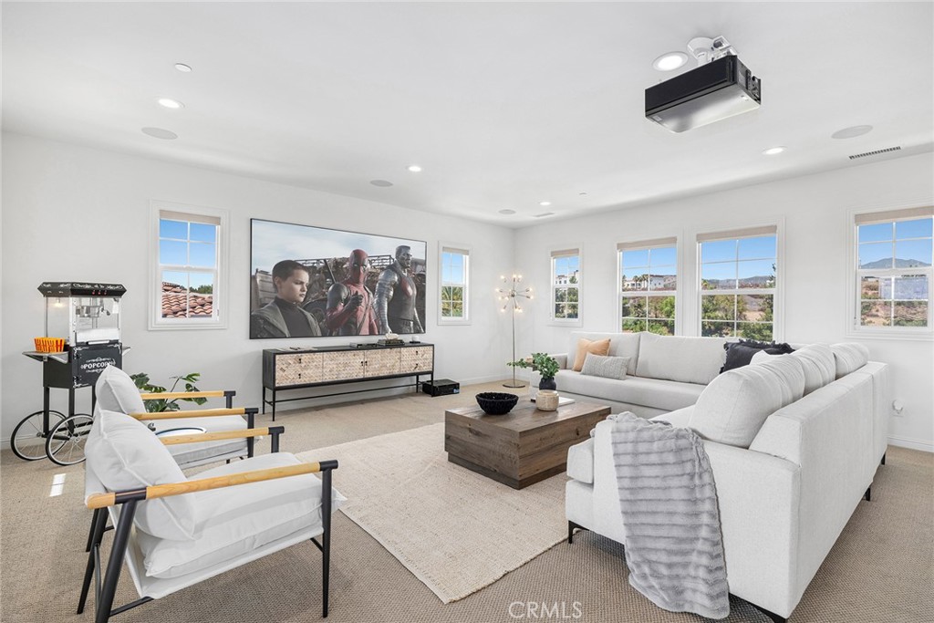 8 Pinnacle Drive
