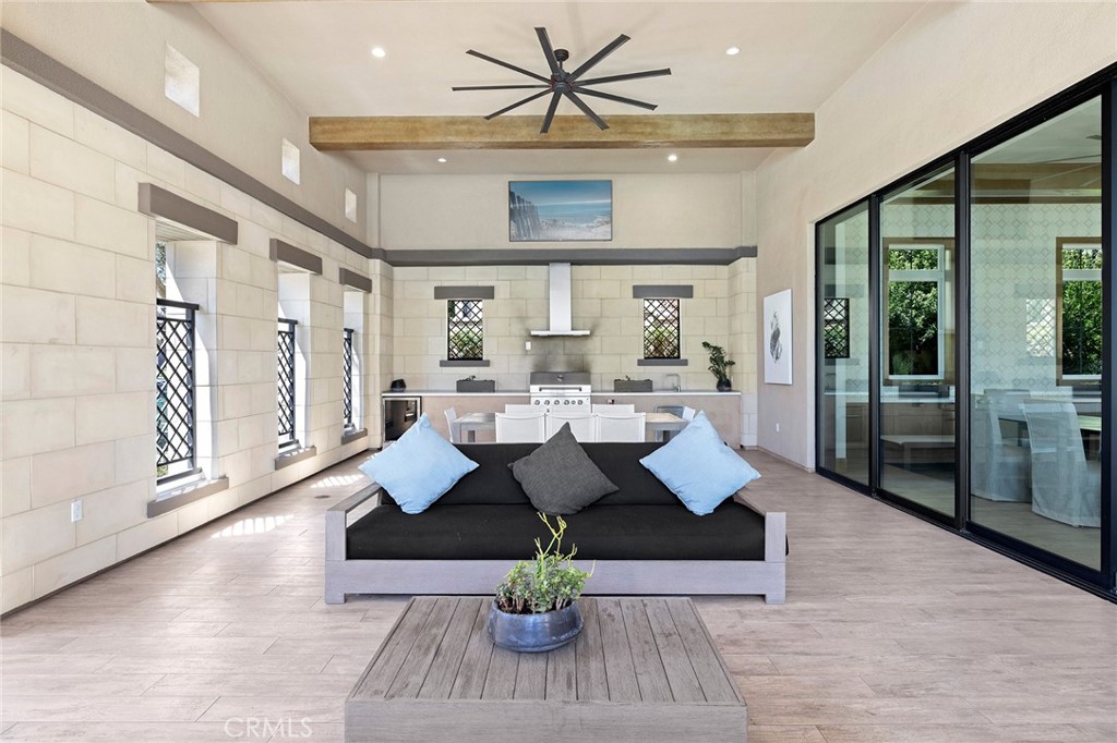 8 Pinnacle Drive