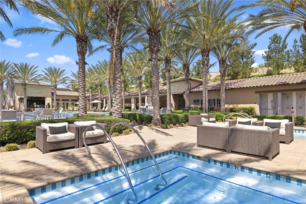 8 Pinnacle Drive