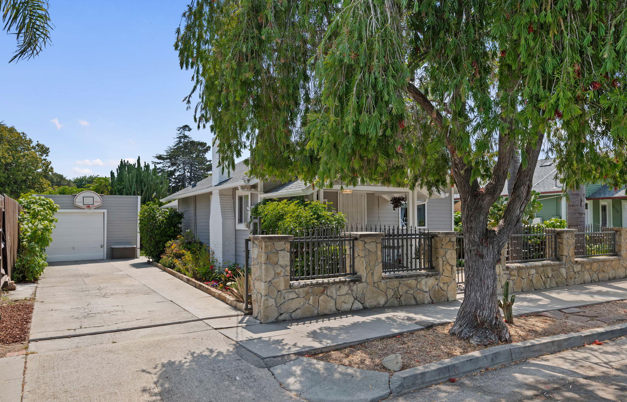 1715 Sunset Avenue