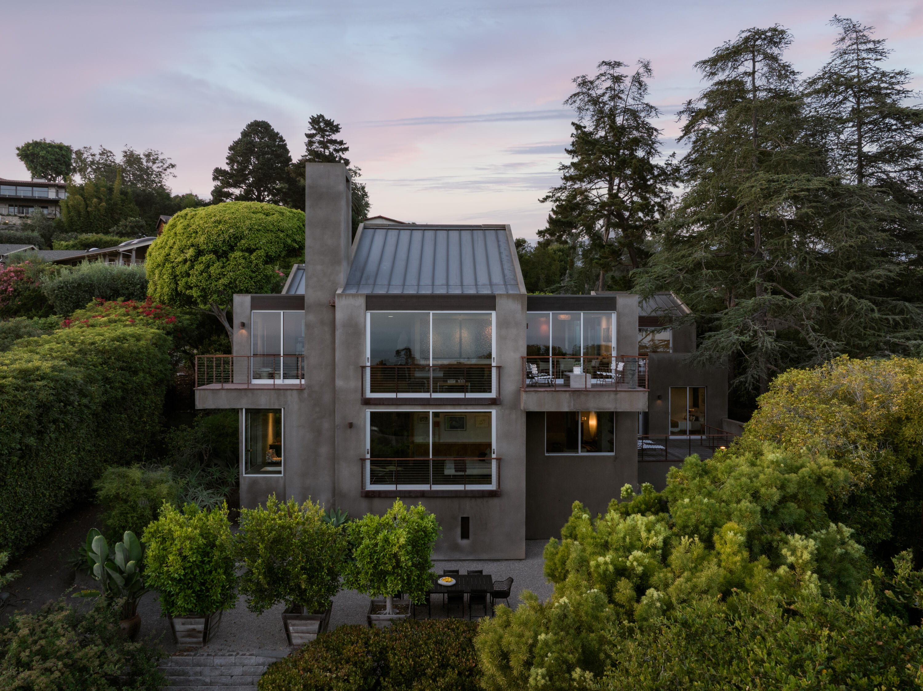 1944 Eucalyptus Hill Road