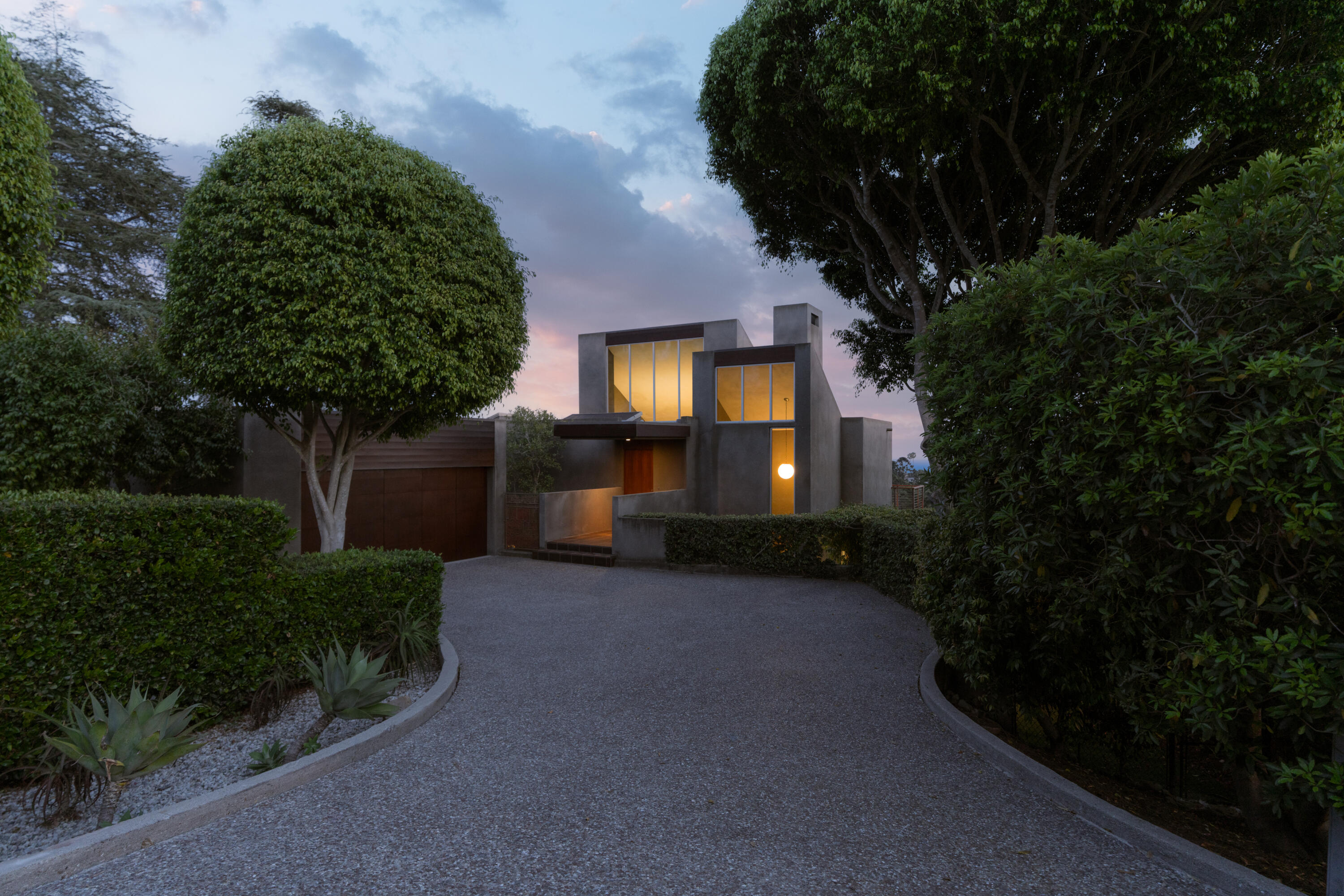 1944 Eucalyptus Hill Road
