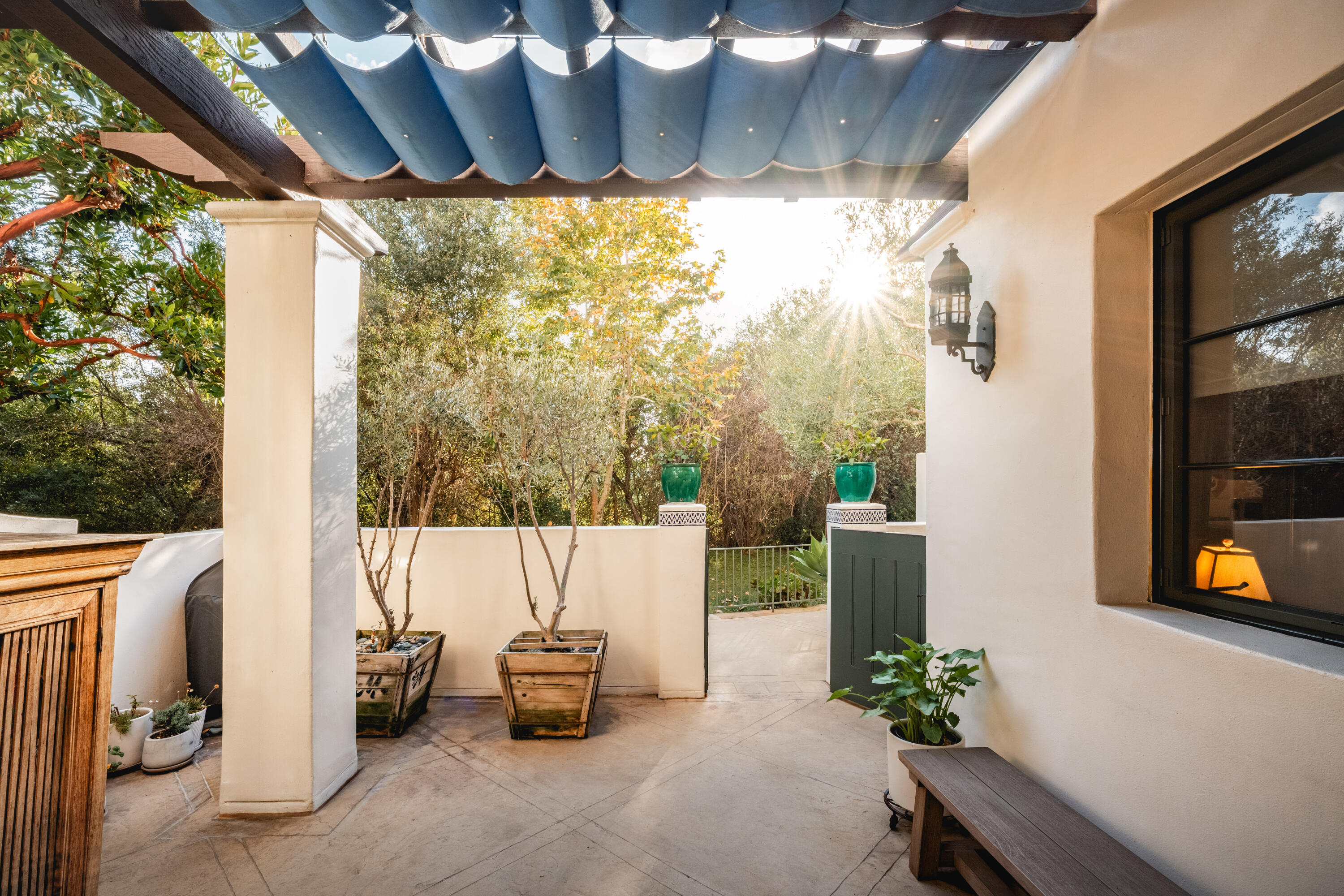 401 Chapala Street, 111, SANTA BARBARA Unit: 111