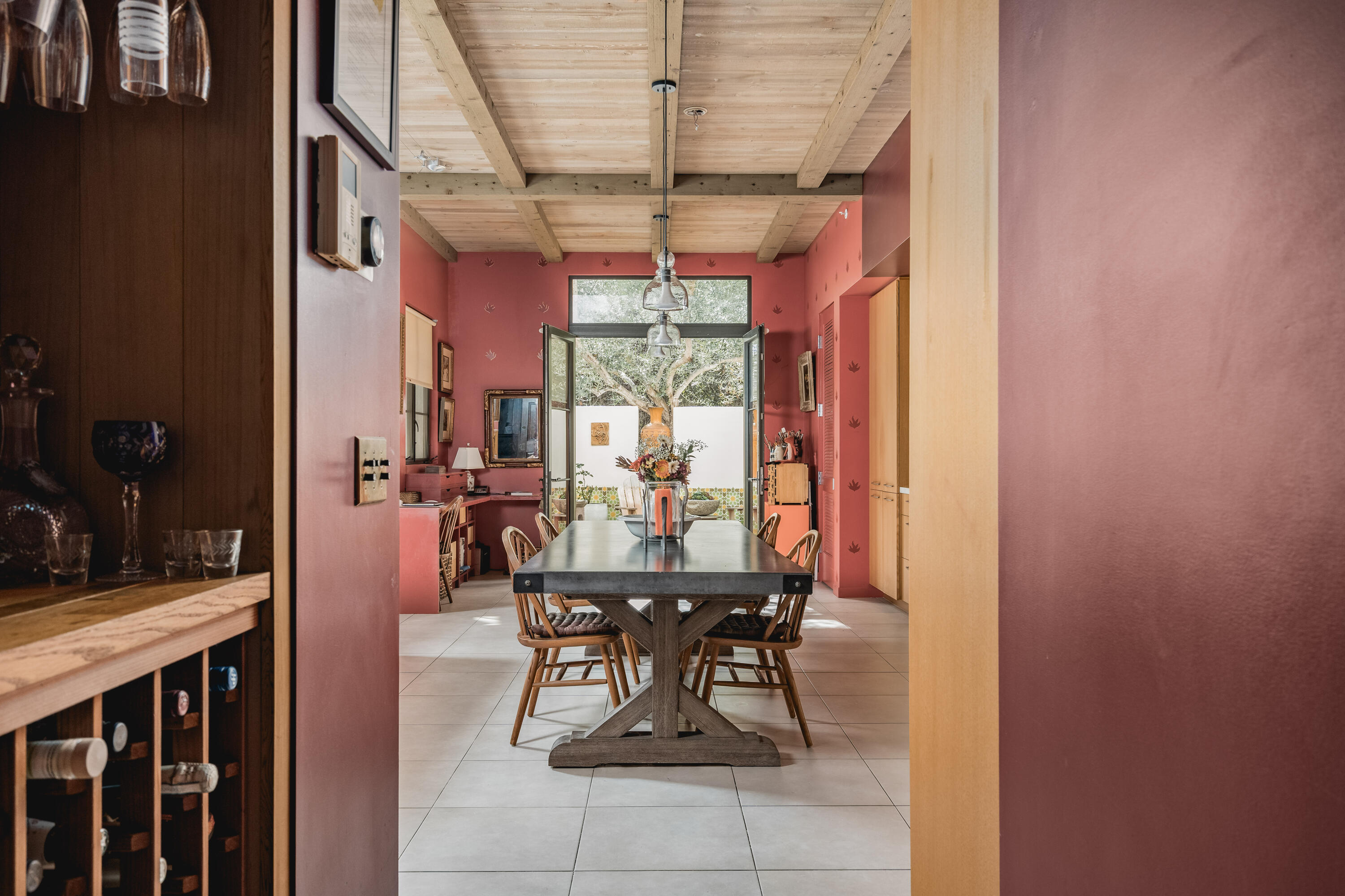 401 Chapala Street, 111, SANTA BARBARA Unit: 111