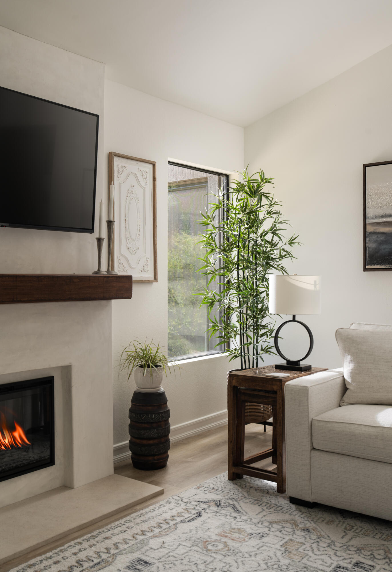 621 Las Perlas Drive