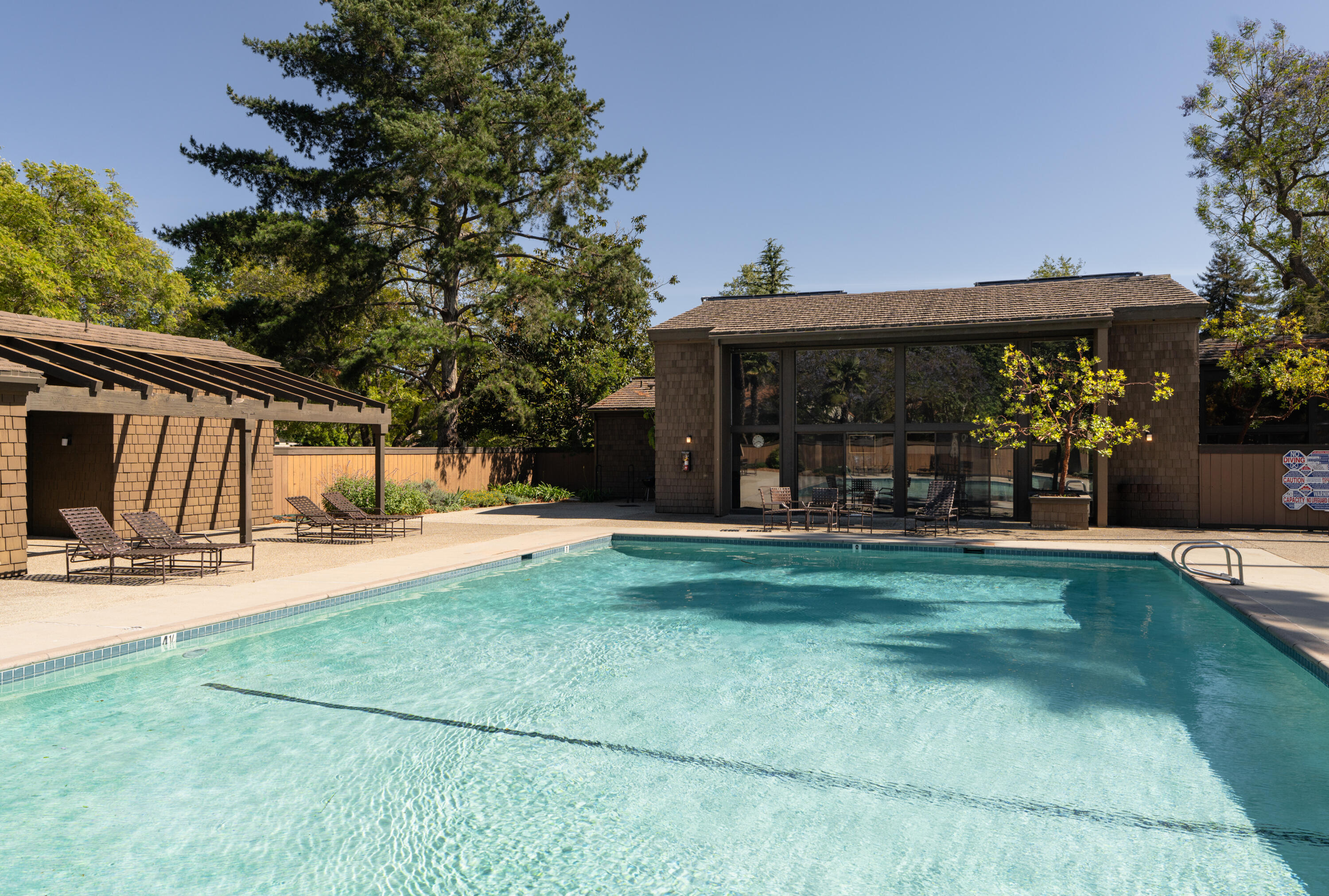 621 Las Perlas Drive