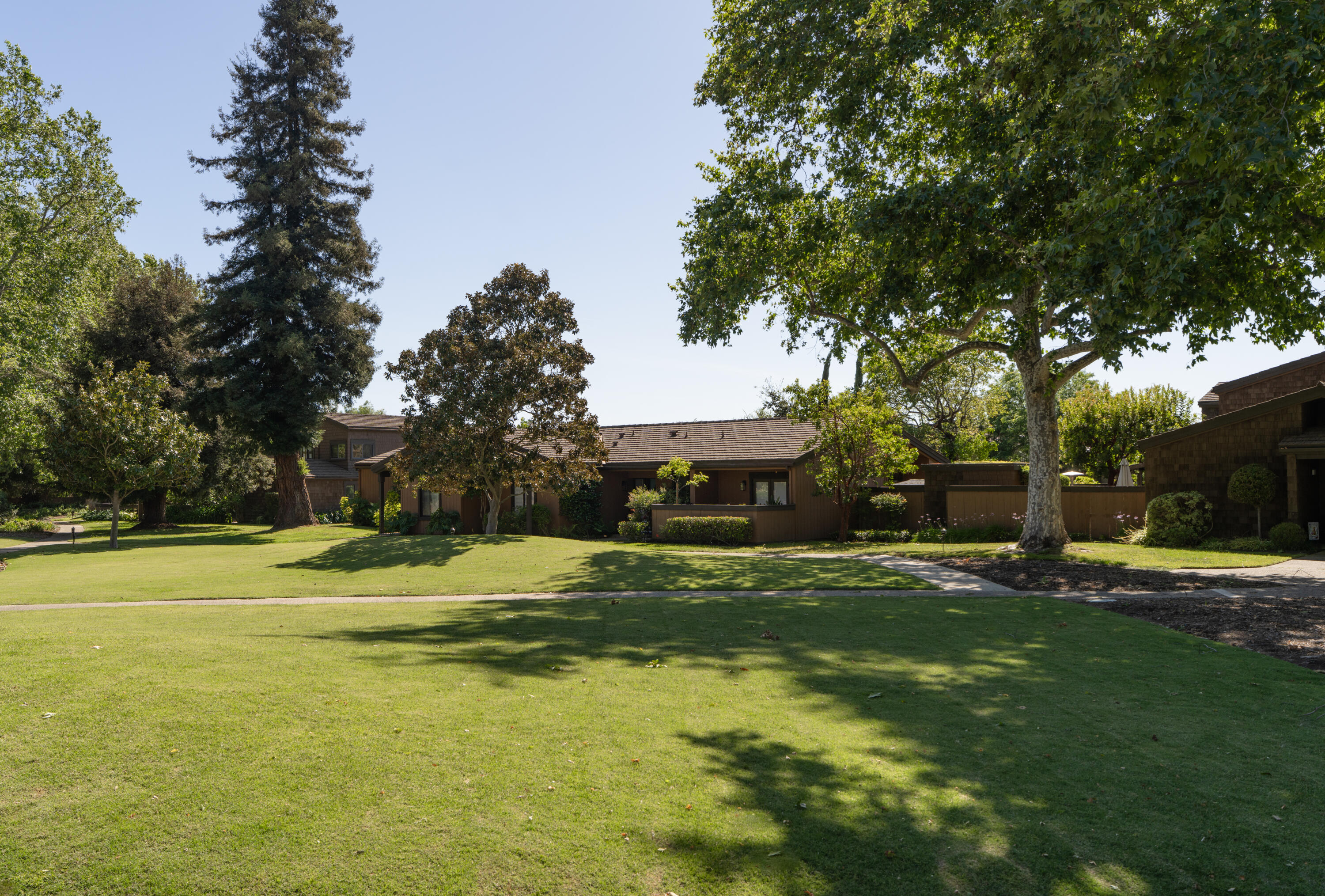 621 Las Perlas Drive