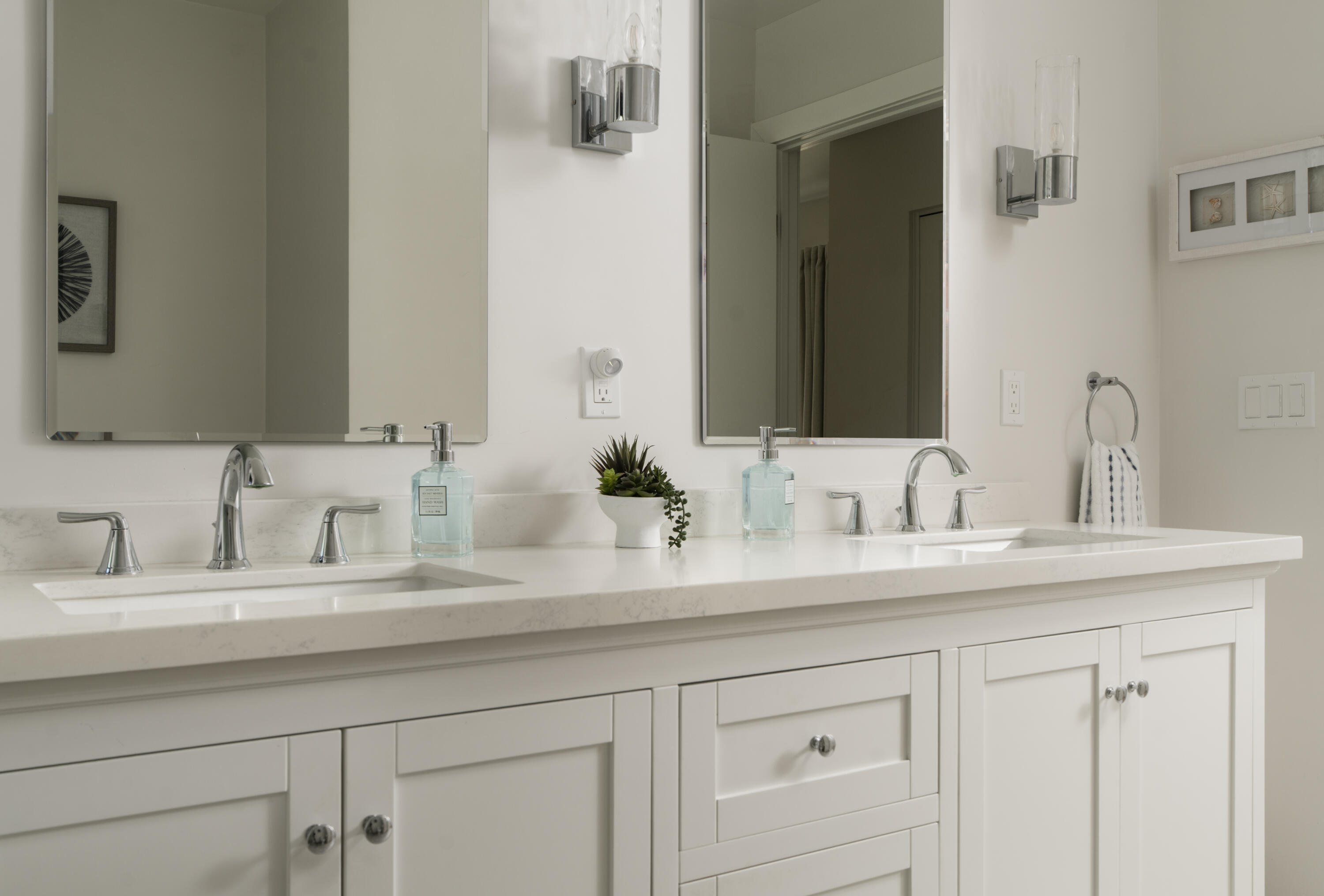 621 Las Perlas Drive