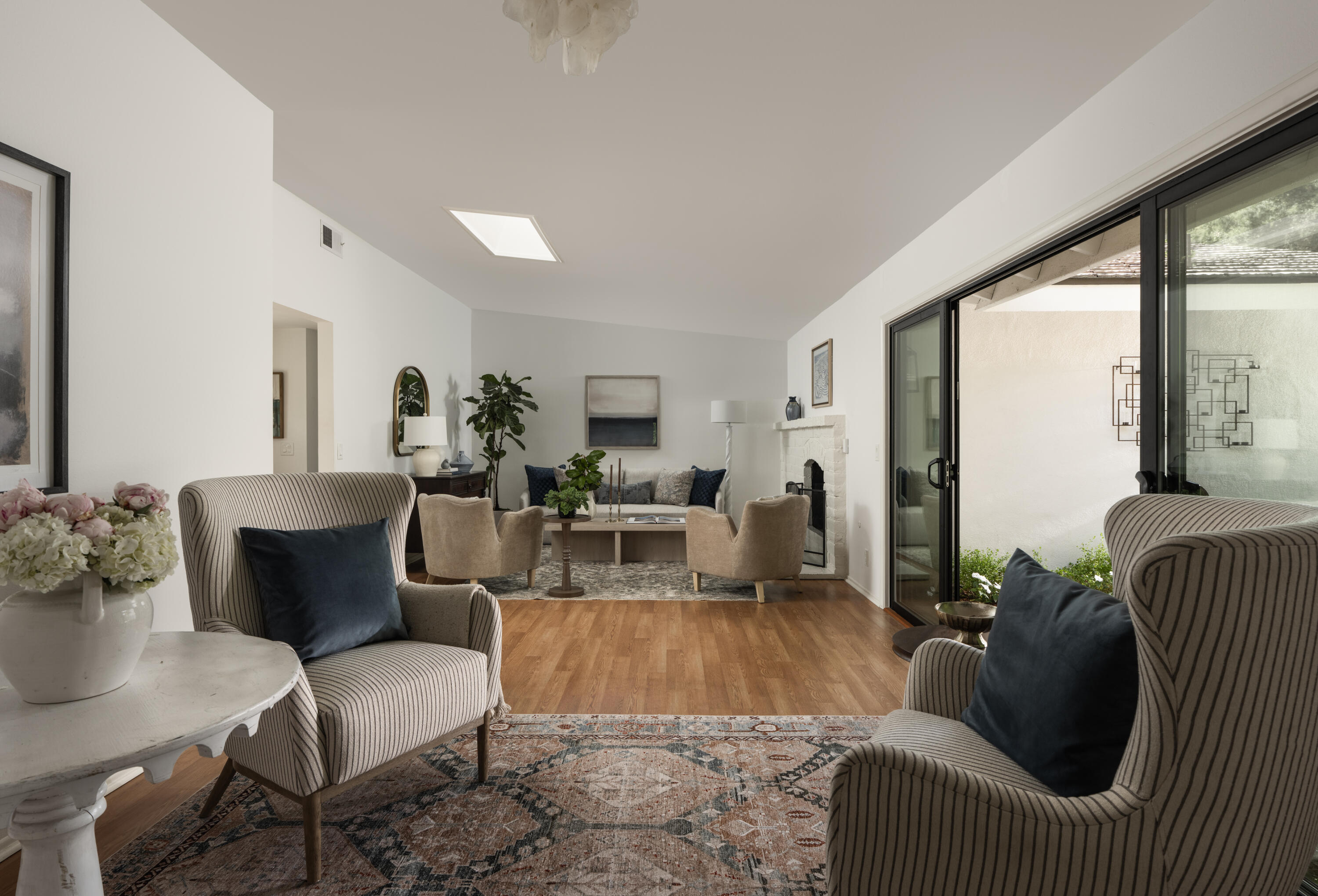 1102 Plaza Del Monte