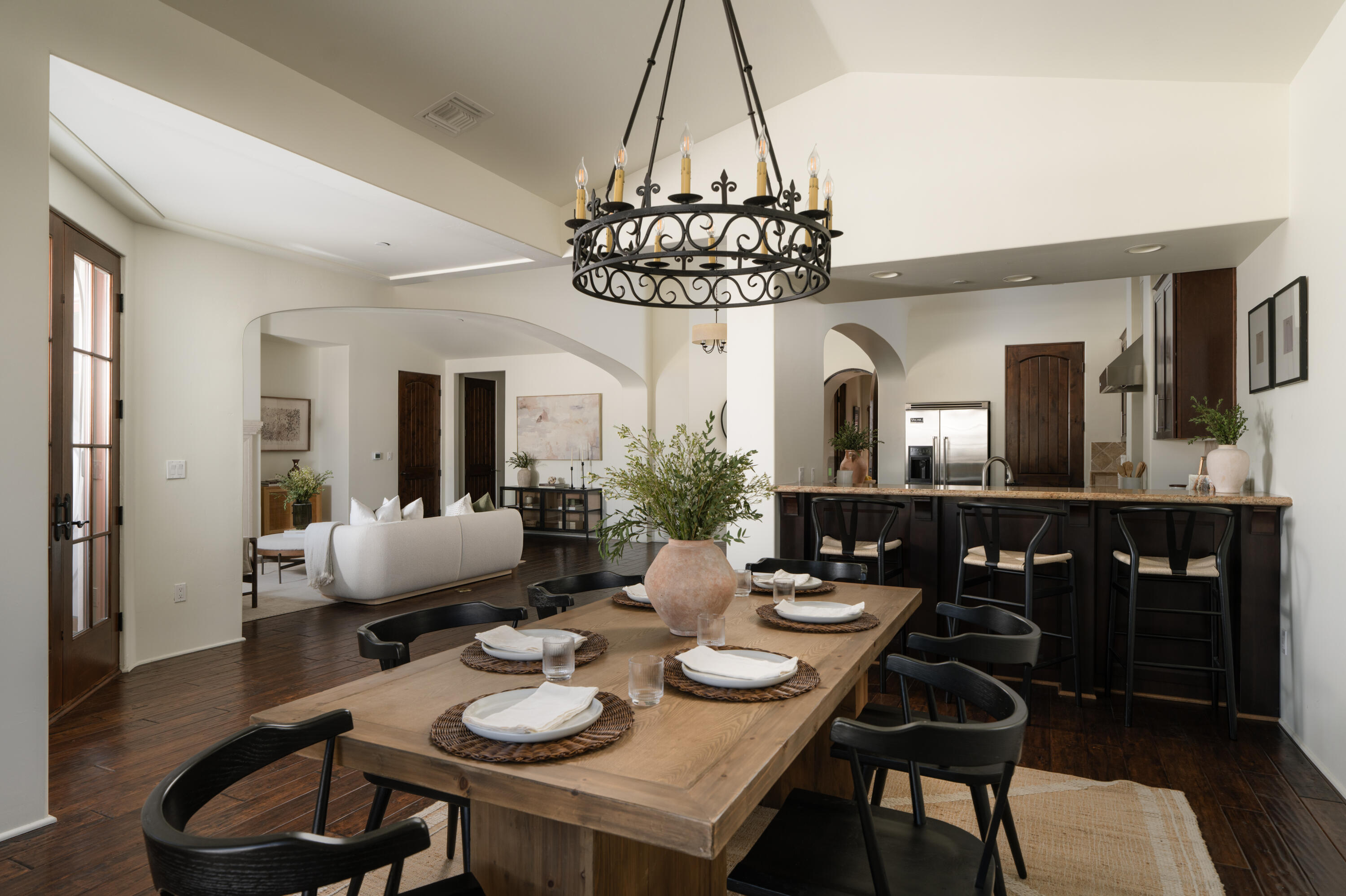 105 W De La Guerra Street F2