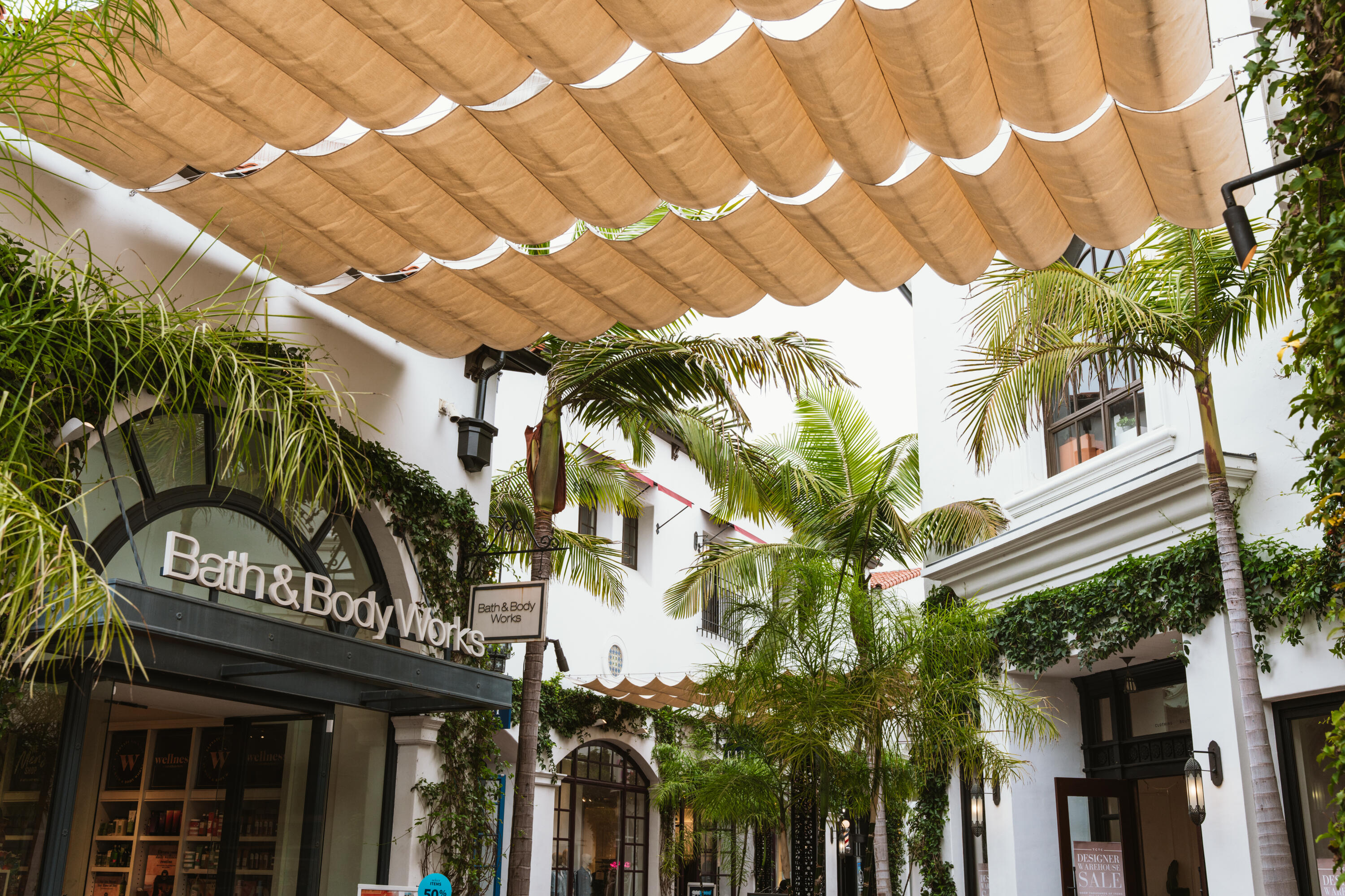 105 W De La Guerra Street F2