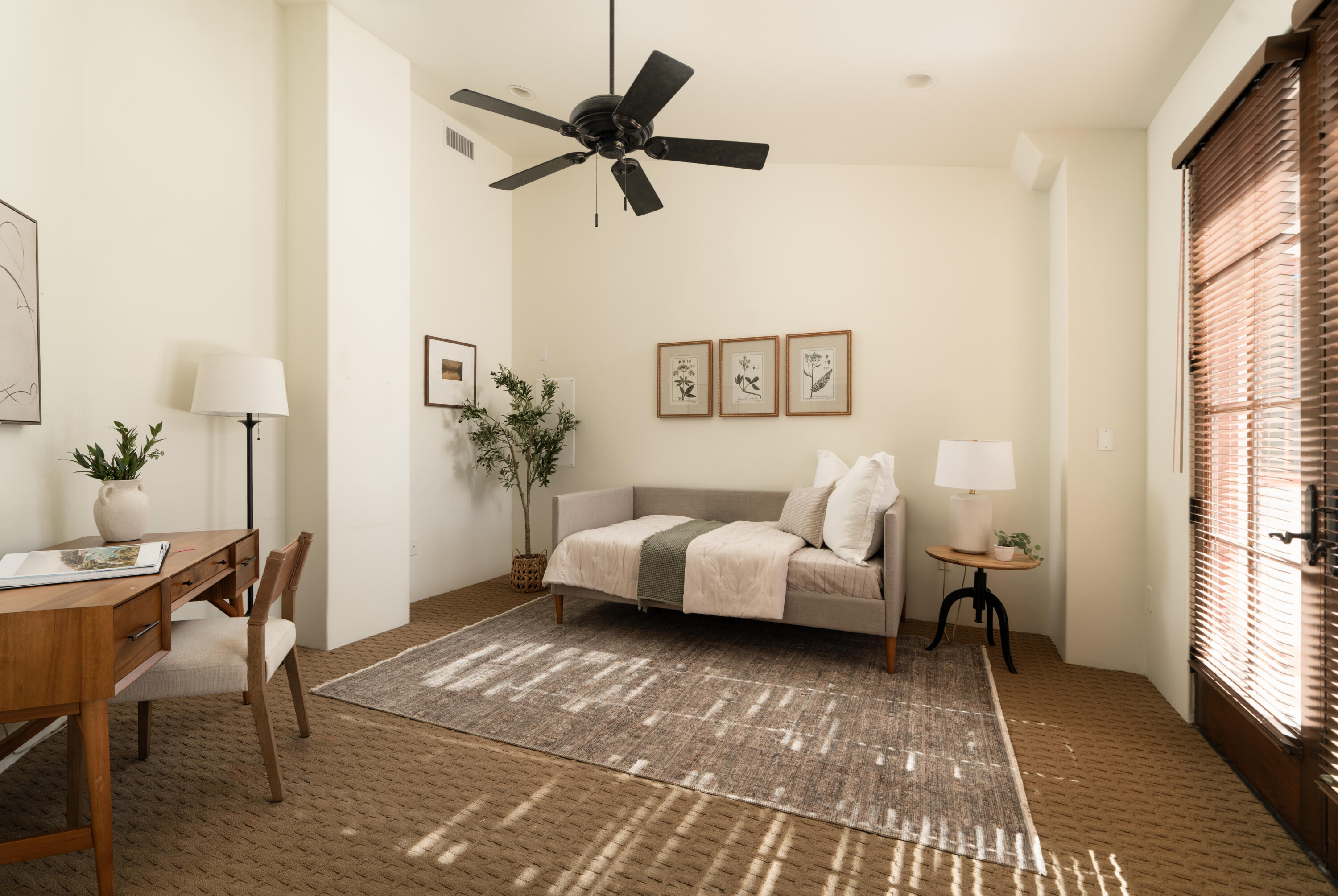 105 W De La Guerra Street F2