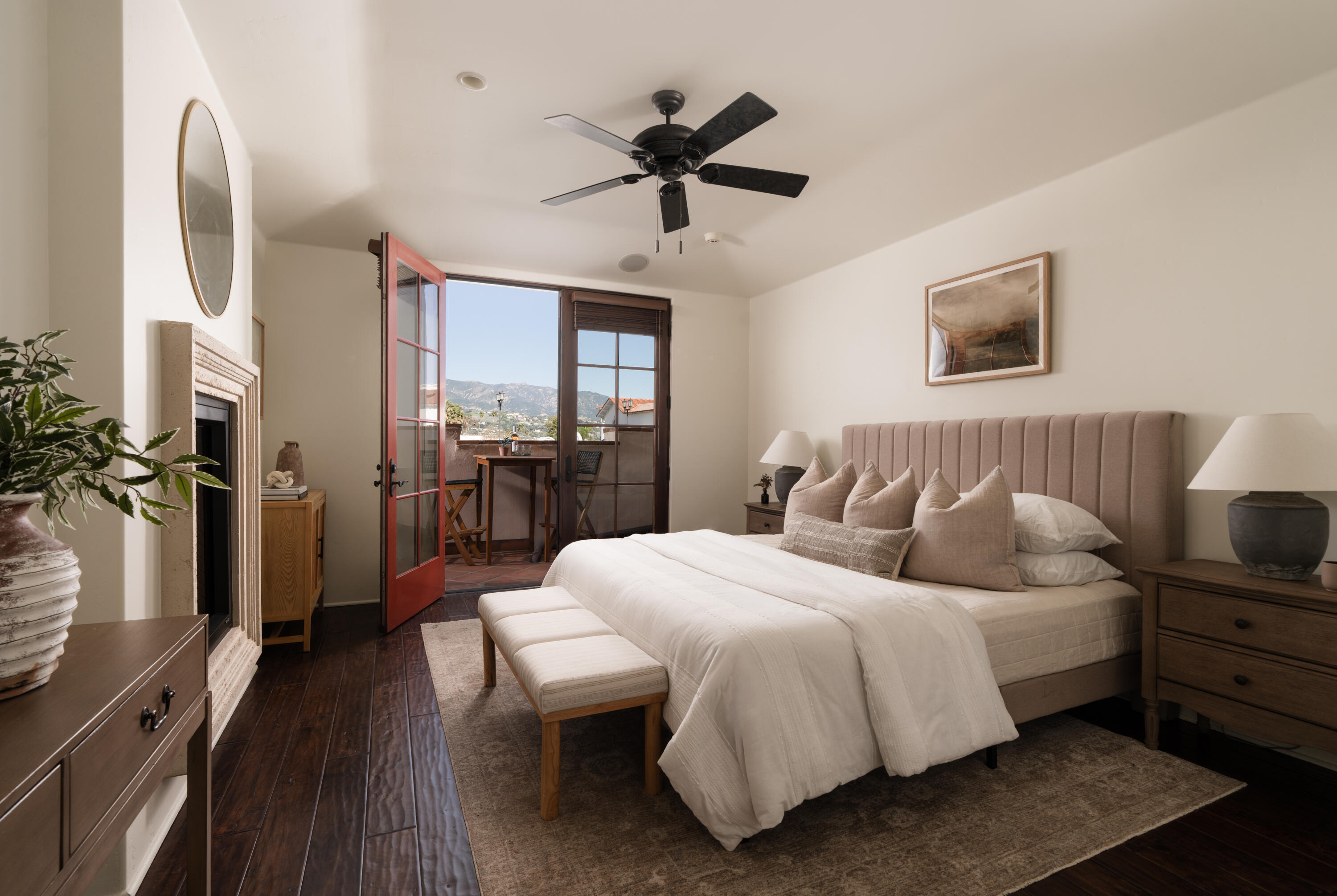 105 W De La Guerra Street F2